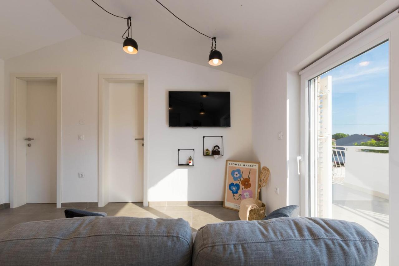 Apartment Eros Šišan Buitenkant foto